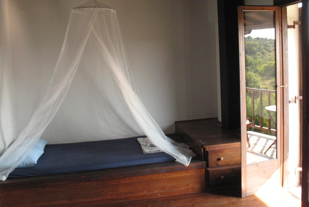 Traditional Stonehouse Potistika Ngoại thất bức ảnh